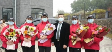 “白衣執甲，遼藏情深”葫蘆島市第二人民醫院舉行戰“疫”英雄凱旋歡迎儀式